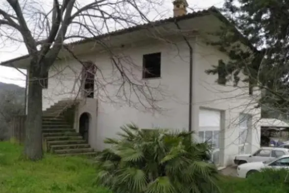 #18960 Azienda agricola con terreni