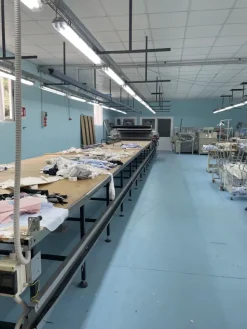 AZIENDA DI ABBIGLIAMENTOIN ALBANIA GESTIONE ITALIANA
