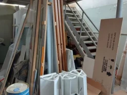 6#8426 Banchi da lavoro con accessori e ricambi per mobili