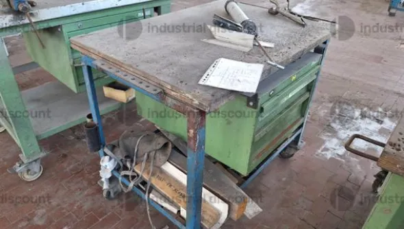 32#9601 Banchi da lavoro e cassettiera in metallo