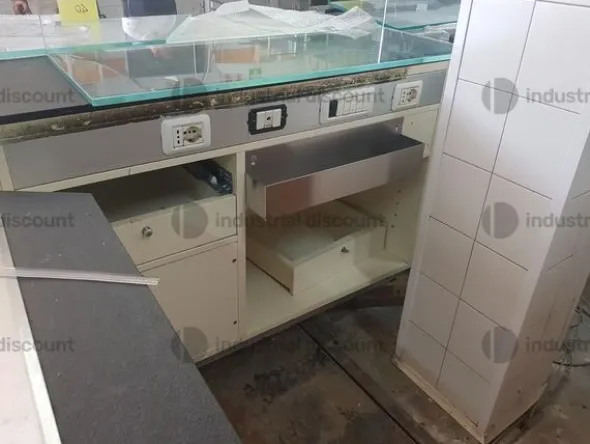 4#9608 Banchi e Retrobanchi pasticceria/caffetteria e pizzeria