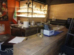 Bancone Bar completo di accessori (1 anno di vita)