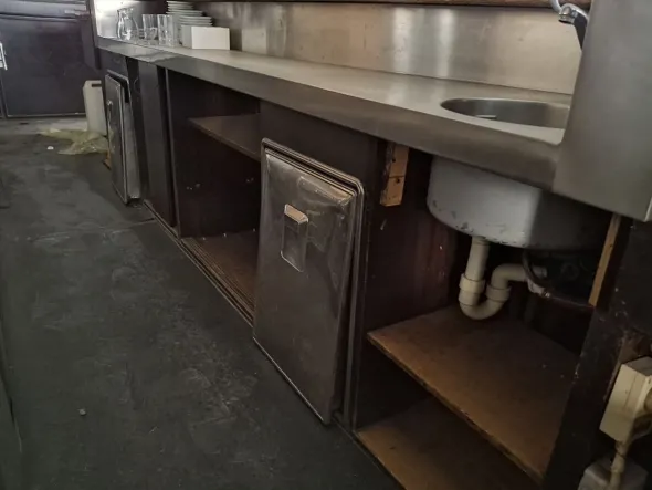 bancone bar e retrobanco per bar, pub, pasticceria