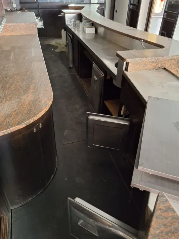 bancone bar e retrobanco per bar, pub, pasticceria