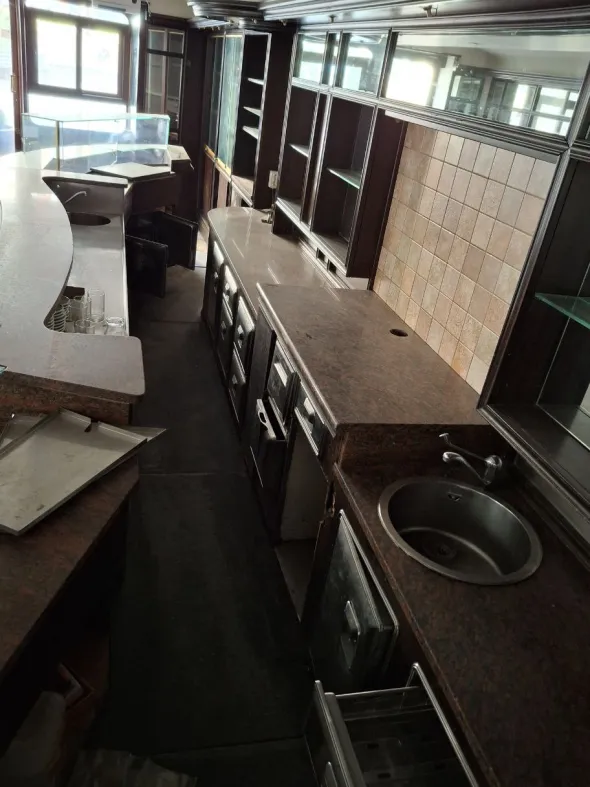 bancone bar e retrobanco per bar, pub, pasticceria