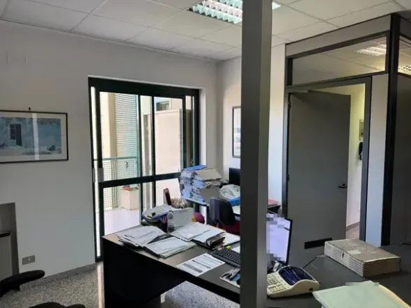 #2638457 Bari Ufficio Via Don Guanella 15/G con posto auto