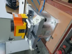 BASE PRESSA + ADATTORI E ACCESSORI PER INFISSI