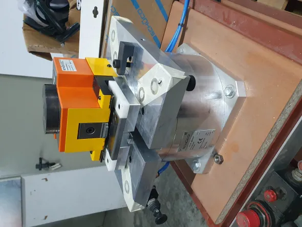 BASE PRESSA + ADATTORI E ACCESSORI PER INFISSI