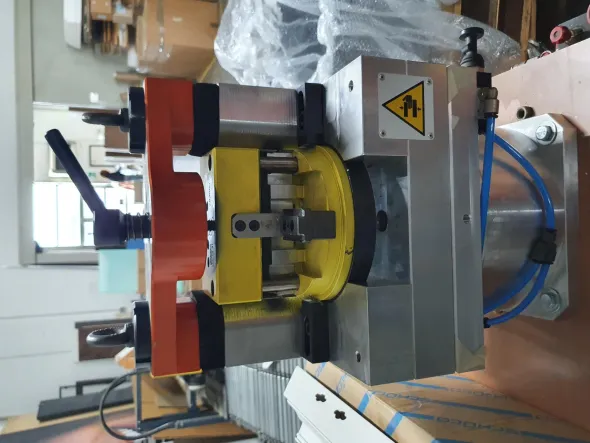 BASE PRESSA + ADATTORI E ACCESSORI PER INFISSI