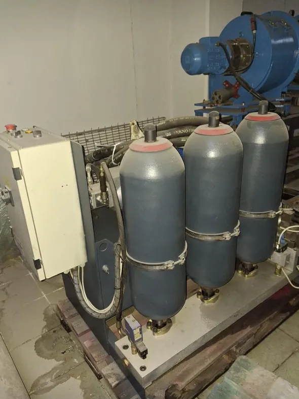 BD PLAST NON-STOP SCREENCHANGER 300 mm.