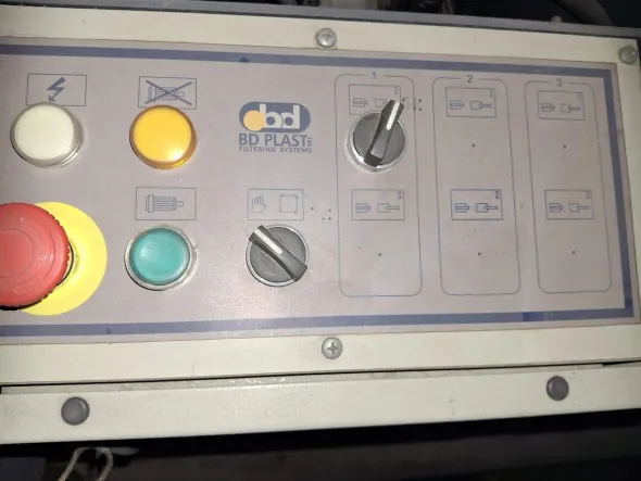 BD PLAST NON-STOP SCREENCHANGER 300 mm.