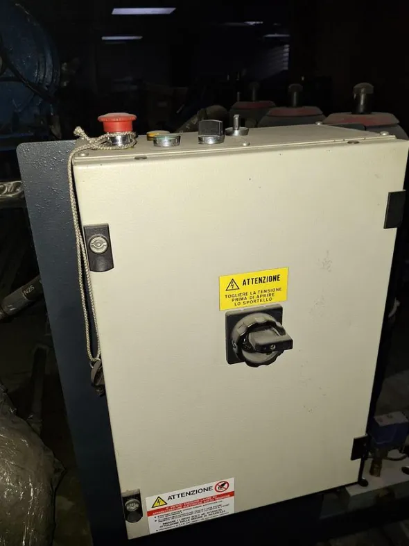BD PLAST NON-STOP SCREENCHANGER 300 mm.