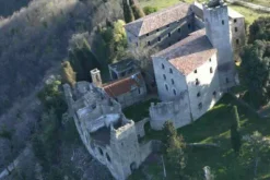 #23066 Borgo medioevale con parco