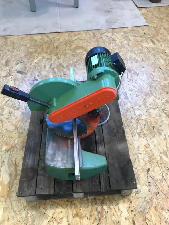BO975-1312Troncatrice per legno usata