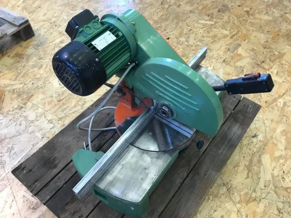 BO975-1312Troncatrice per legno usata