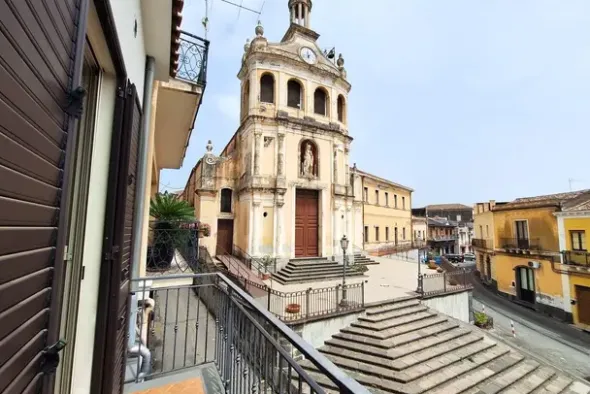 #23604 Bottega commerciale con alloggio e veranda