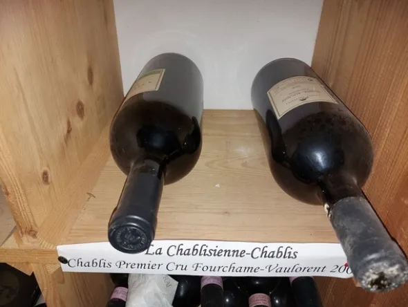 2#8228 Bottiglie di vino