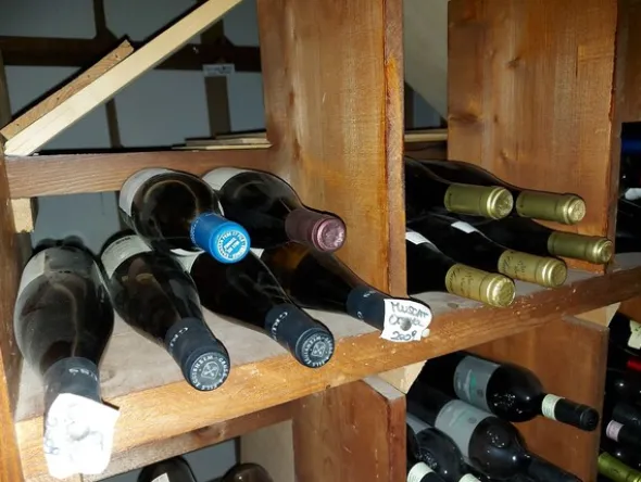 2#8228 Bottiglie di vino