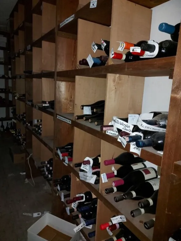 2#8228 Bottiglie di vino