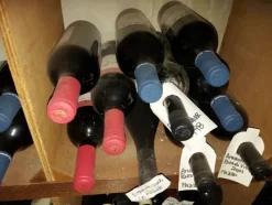 2#8228 Bottiglie di vino