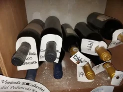 2#8228 Bottiglie di vino
