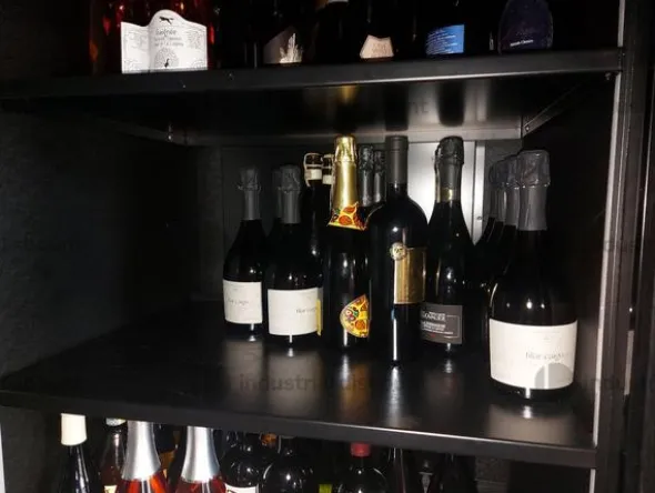 2#9507 Bottiglie di vino