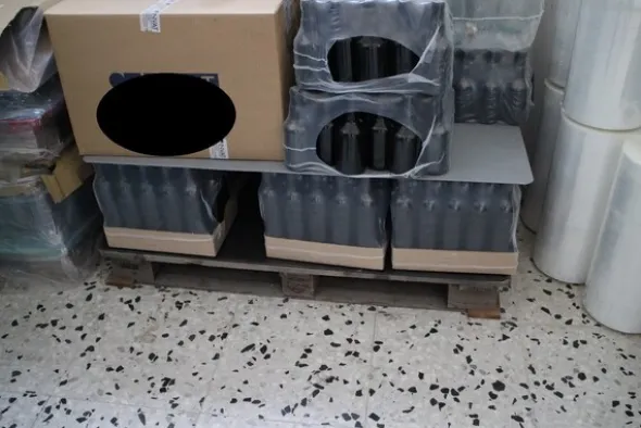 4#5816 Bottiglie e taniche per packaging