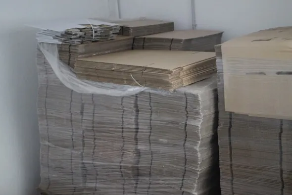 4#5816 Bottiglie e taniche per packaging