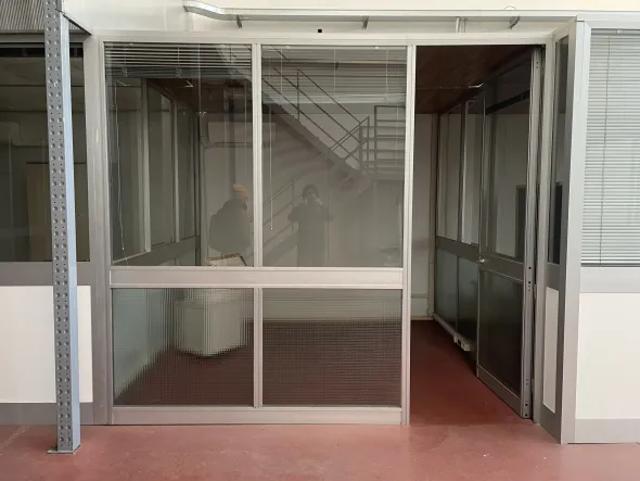 Box e pareti divisorie ufficio da interno per capannoni