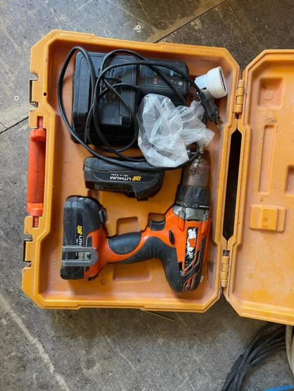 8#7935 Box uffici prefabbricato e attrezzatura edile
