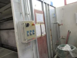 8#4676 Cabina di verniciatura Tecno Azzurra e pompe verniciatura