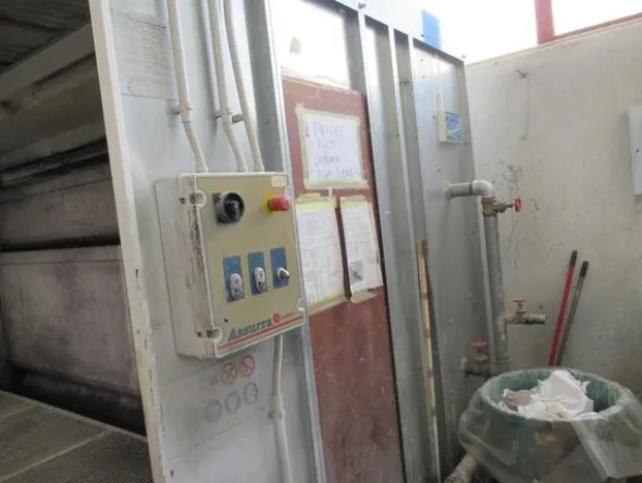 8#4676 Cabina di verniciatura Tecno Azzurra e pompe verniciatura