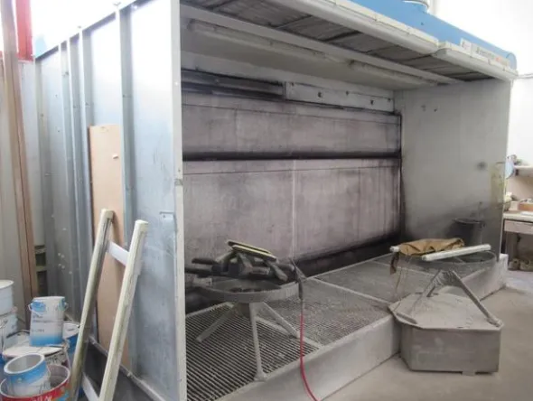 8#4676 Cabina di verniciatura Tecno Azzurra e pompe verniciatura