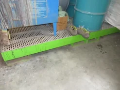 8#4676 Cabina di verniciatura Tecno Azzurra e pompe verniciatura