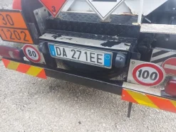 8#7657 Camion cisterna Mitsubishi Canter