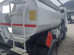 8#7657 Camion cisterna Mitsubishi Canter