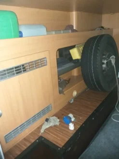 19#5379 Camper Burstner