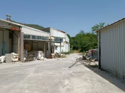 CAPANNONE AD USO INDUSTRIALE E ARTIGIANALE