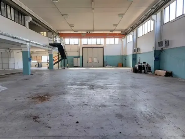 #14726 Capannone artigianale con area di pertinenza