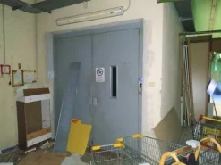 #10877 Capannone commerciale con ampia area parcheggio