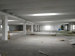 #10877 Capannone commerciale con ampia area parcheggio