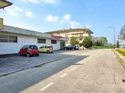 #2515037 Capannone commerciale con appezzamenti di terreno