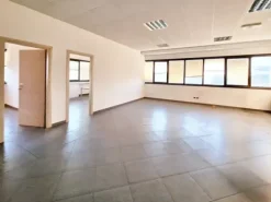 #23073 Capannone commerciale con uffici abitazione e ampia area pertinenziale