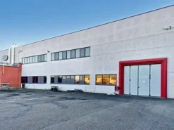 #23073 Capannone commerciale con uffici abitazione e ampia area pertinenziale