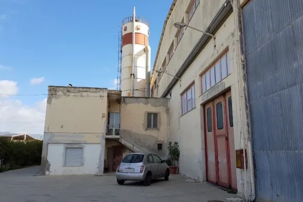 #9780 Capannone con blocco uffici e blocco servizi