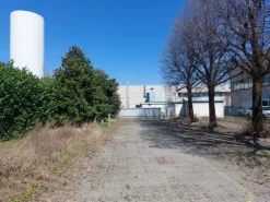 #2639020 Capannone con uffici e ampio piazzale
