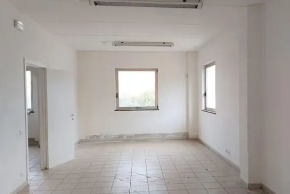 #14888 Capannone con uffici e sala lavorazione