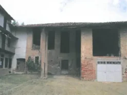 #11193 Capannone con uffici, oltre a cava e terreni agricoli