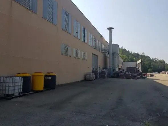 #11193 Capannone con uffici, oltre a cava e terreni agricoli
