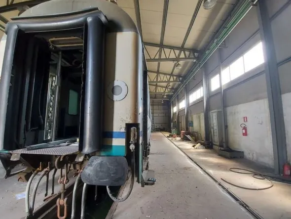 #8064 Capannone industriale con area esterna